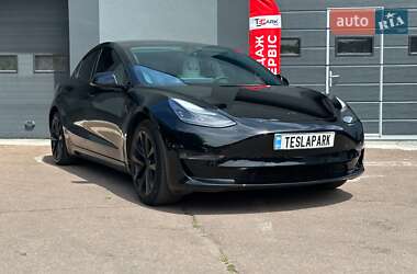Седан Tesla Model 3 2022 в 