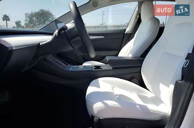 Седан Tesla Model 3 2021 в 