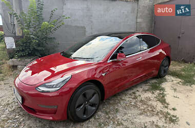 Седан Tesla Model 3 2020 в Киеве