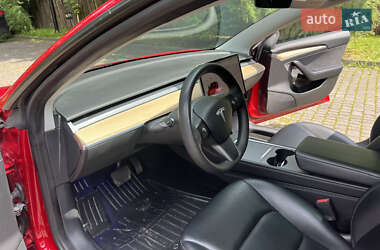 Седан Tesla Model 3 2022 в 