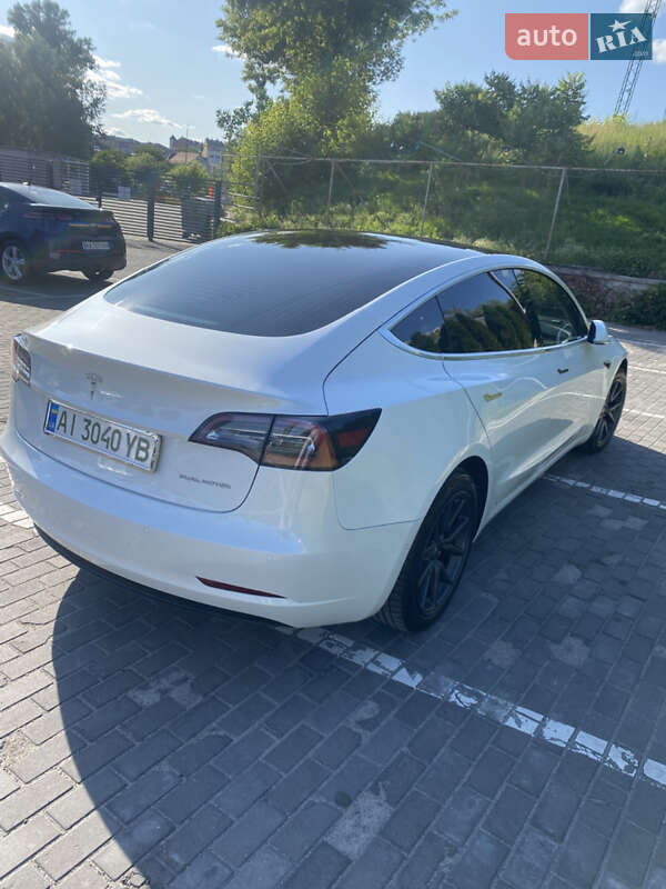 Седан Tesla Model 3 2019 в Києві