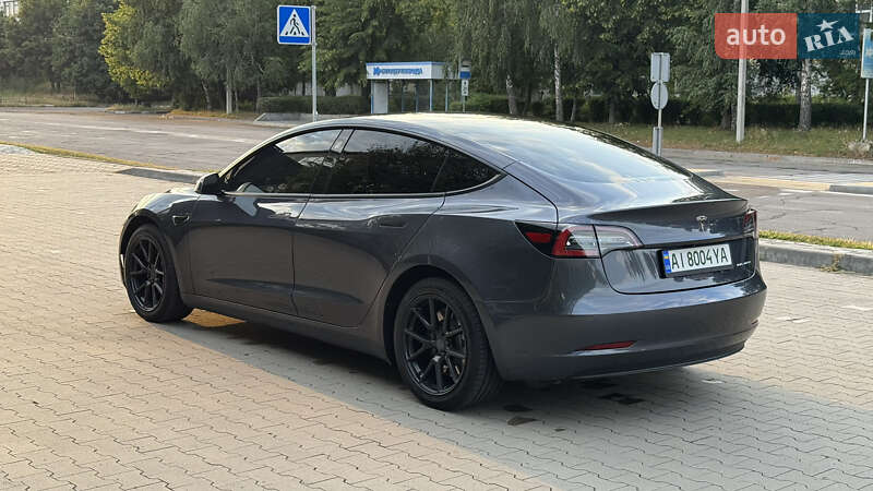 Седан Tesla Model 3 2022 в Киеве