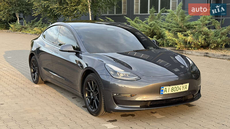 Седан Tesla Model 3 2022 в Киеве