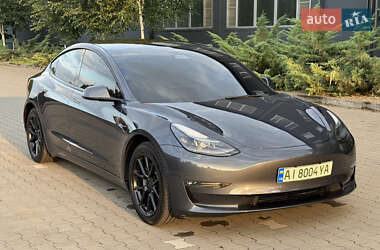 Седан Tesla Model 3 2022 в 