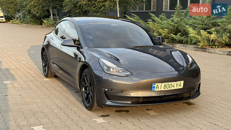 Tesla Model 3 2022