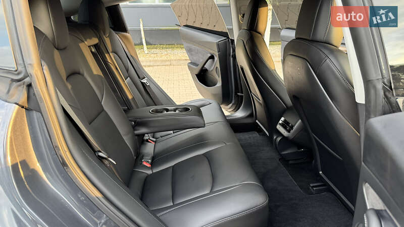 Седан Tesla Model 3 2022 в Киеве