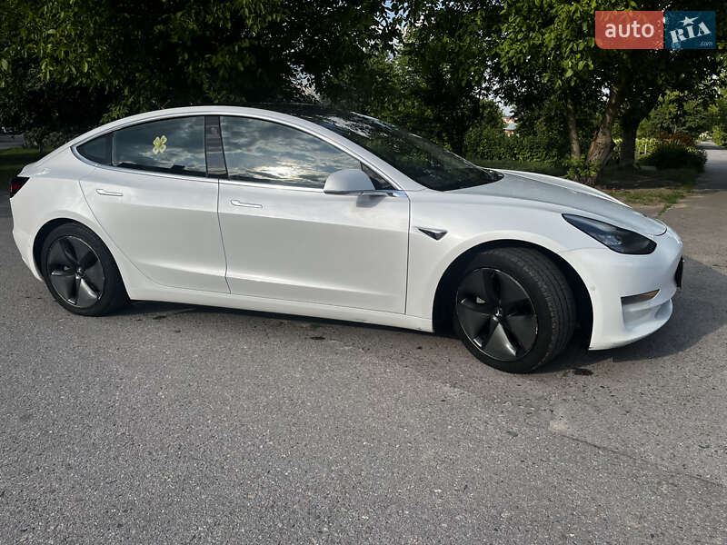 Седан Tesla Model 3 2019 в Києві