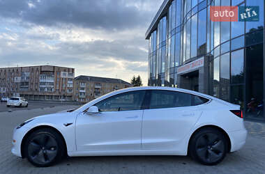 Седан Tesla Model 3 2020 в 