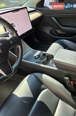 Седан Tesla Model 3 2018 в 