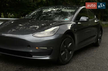 Седан Tesla Model 3 2021 в Ужгороде