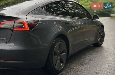 Седан Tesla Model 3 2021 в 