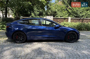 Седан Tesla Model 3 2023 в 