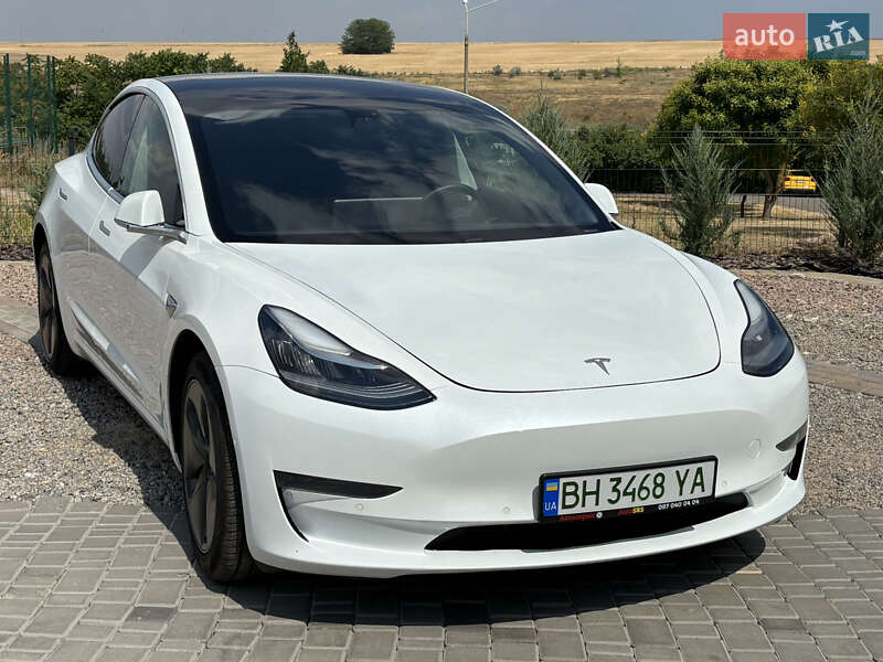 Седан Tesla Model 3 2019 в Одессе