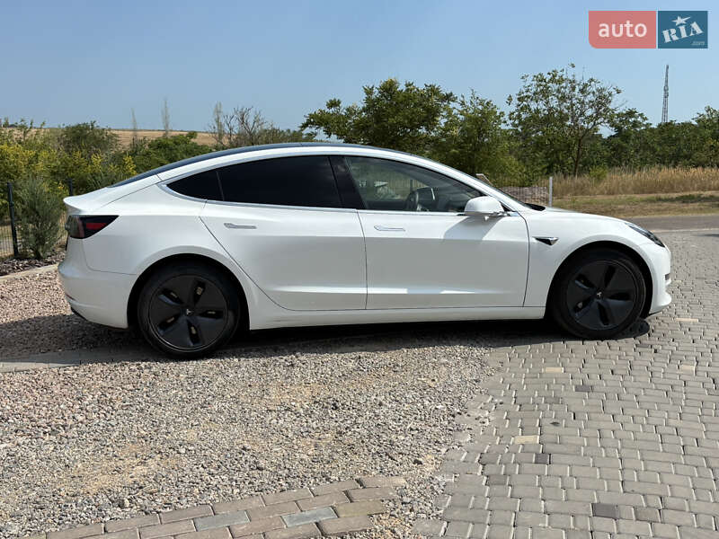 Седан Tesla Model 3 2019 в Одессе