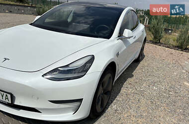 Седан Tesla Model 3 2019 в 