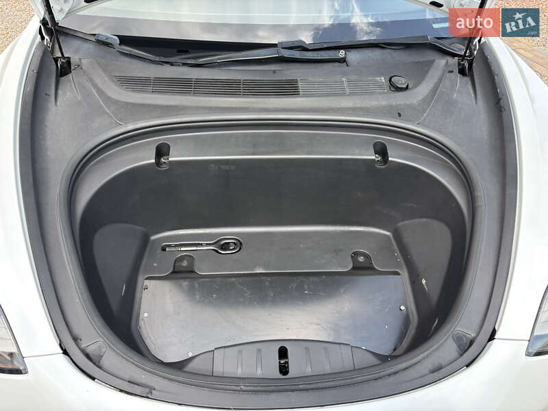 Седан Tesla Model 3 2019 в Одессе