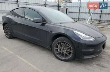 Седан Tesla Model 3 2020 в 