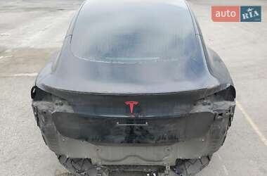 Седан Tesla Model 3 2020 в 
