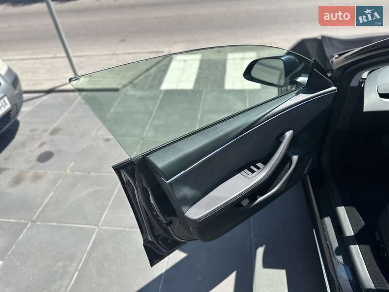 Седан Tesla Model 3 2024 в Луцьку