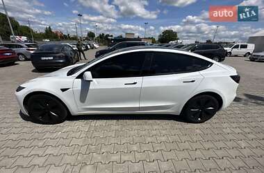 Седан Tesla Model 3 2024 в 