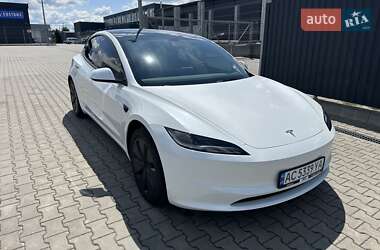 Седан Tesla Model 3 2024 в 