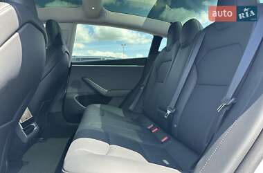 Седан Tesla Model 3 2024 в 