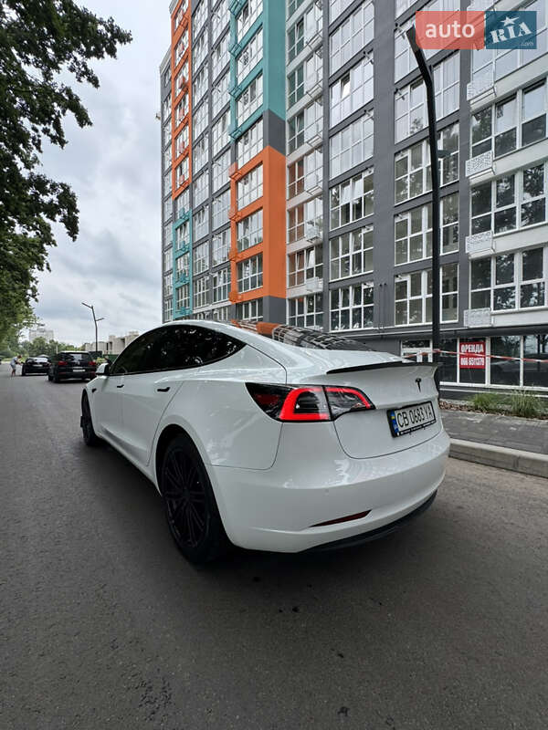 Седан Tesla Model 3 2018 в Чернігові
