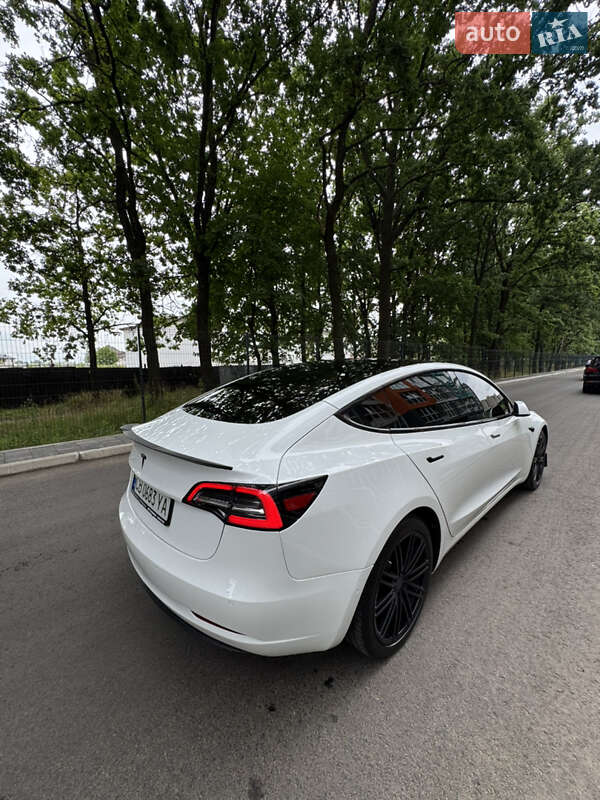Седан Tesla Model 3 2018 в Чернігові