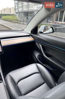 Седан Tesla Model 3 2018 в 