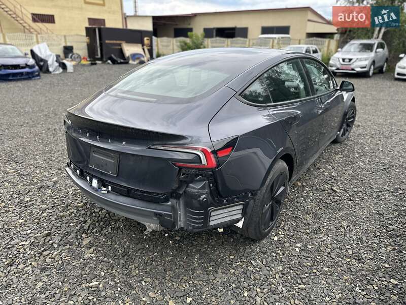 Седан Tesla Model 3 2024 в Луцке