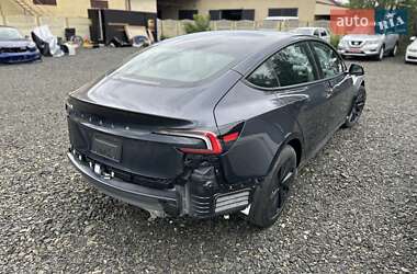 Седан Tesla Model 3 2024 в 