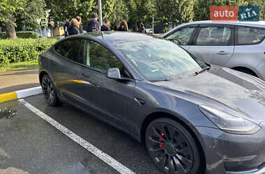 Седан Tesla Model 3 2023 в 
