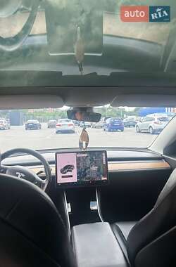 Седан Tesla Model 3 2018 в 