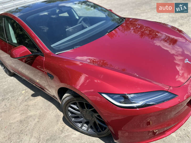 Седан Tesla Model 3 2024 в Львові