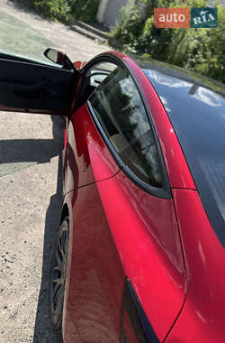 Седан Tesla Model 3 2024 в 