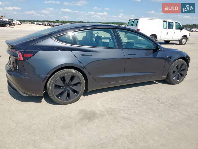 Седан Tesla Model 3 2024 в Львові