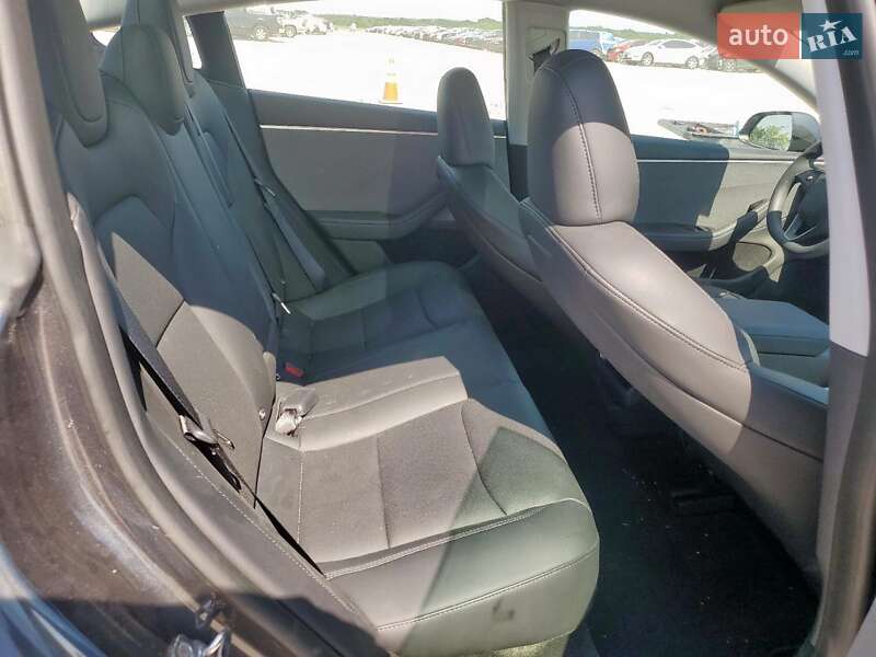 Седан Tesla Model 3 2024 в Львові