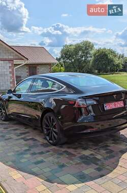 Седан Tesla Model 3 2020 в 