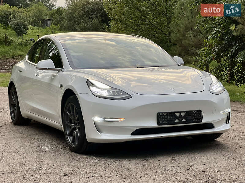 Tesla Model 3 2021