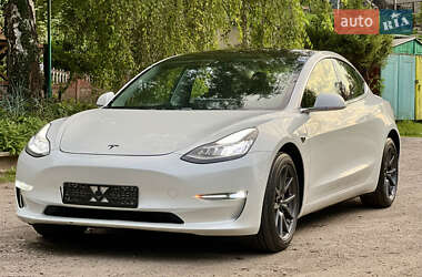 Седан Tesla Model 3 2021 в 