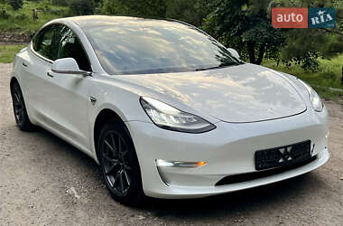 Седан Tesla Model 3 2021 в 