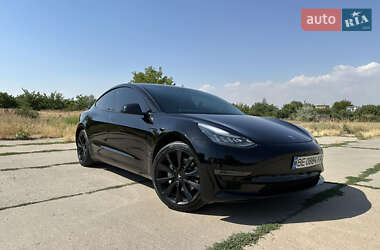 Седан Tesla Model 3 2019 в Миколаєві