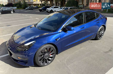 Седан Tesla Model 3 2021 в 