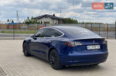Седан Tesla Model 3 2018 в 