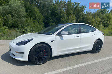 Седан Tesla Model 3 2021 в 