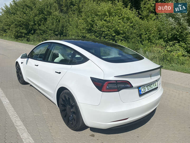 Седан Tesla Model 3 2021 в Киеве
