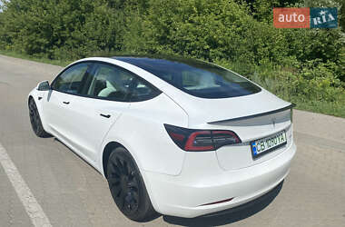 Седан Tesla Model 3 2021 в 