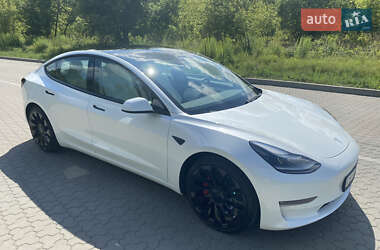 Седан Tesla Model 3 2021 в 