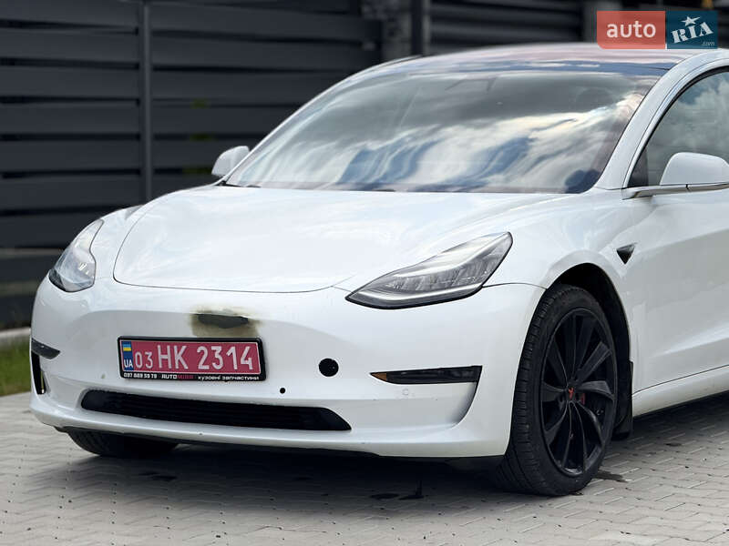 Седан Tesla Model 3 2018 в Луцке
