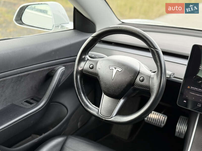 Седан Tesla Model 3 2018 в Луцке